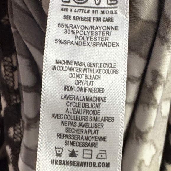 Urban Behavior brown and Cream Patterned Midi Dress v-neck, large - Picture 9 of 10